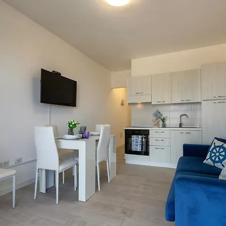 Apartment Sardinia Re - Smeralda 7 *
